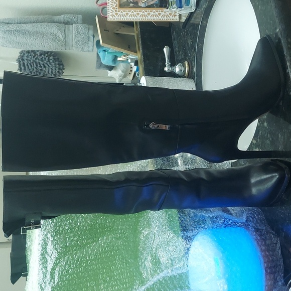 Hazel Black Leather Knee High Boots by PAIGE Size 7 - Picture 3 of 6